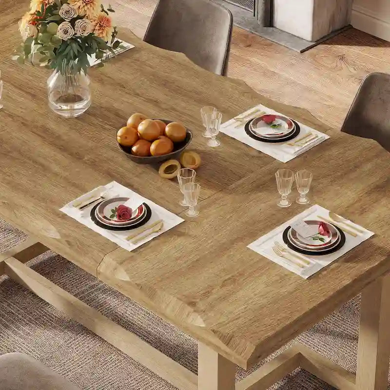 Table à manger rectangulaire finition bois naturel pieds tréteaux style industriel moderne